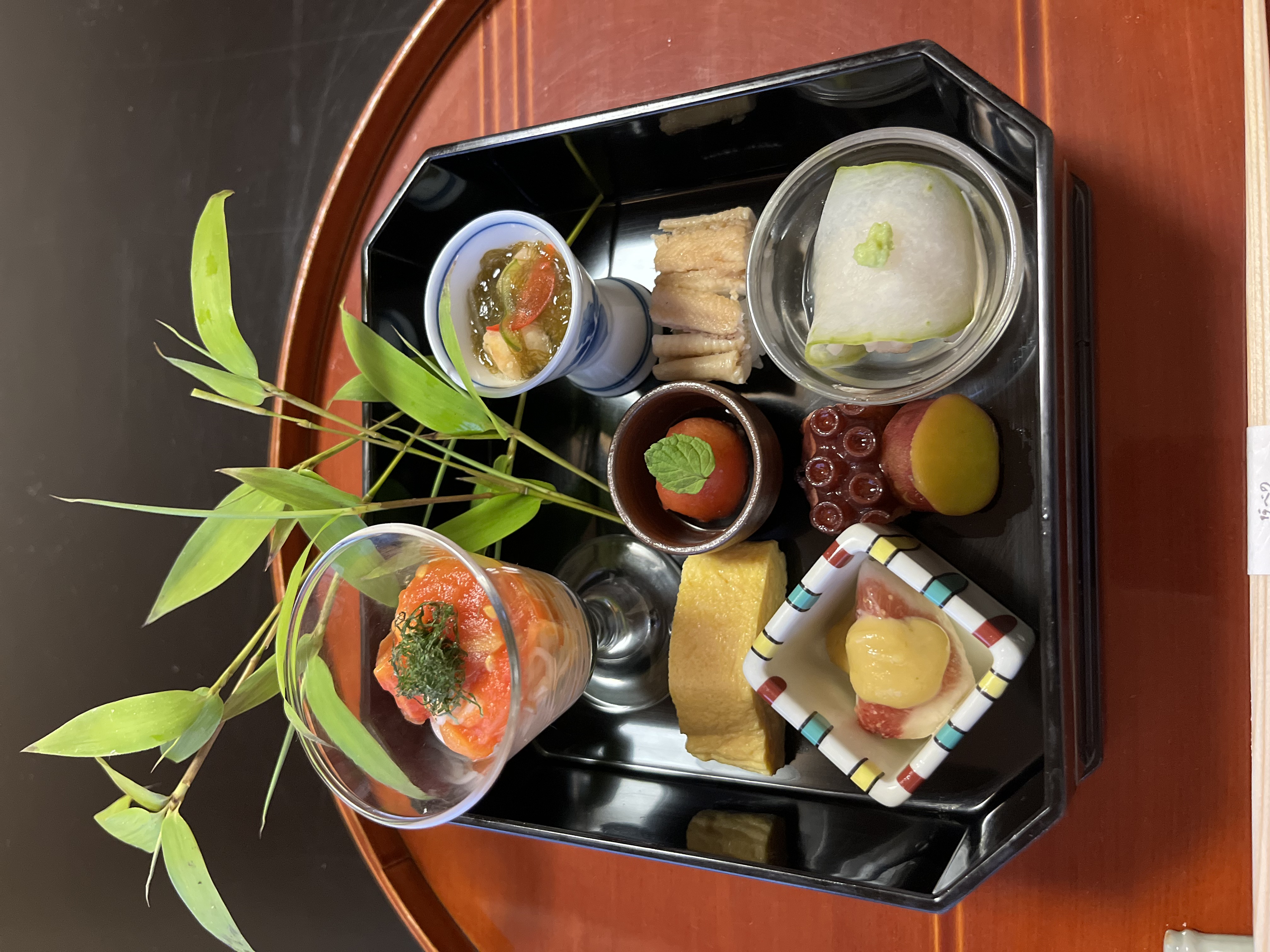 会席の八寸盛り合わせ15個セット 小鉢各6個付き 7月の会席料理:安来家の八寸の魅力 - 大阪阿倍野で会席・懐石料理を