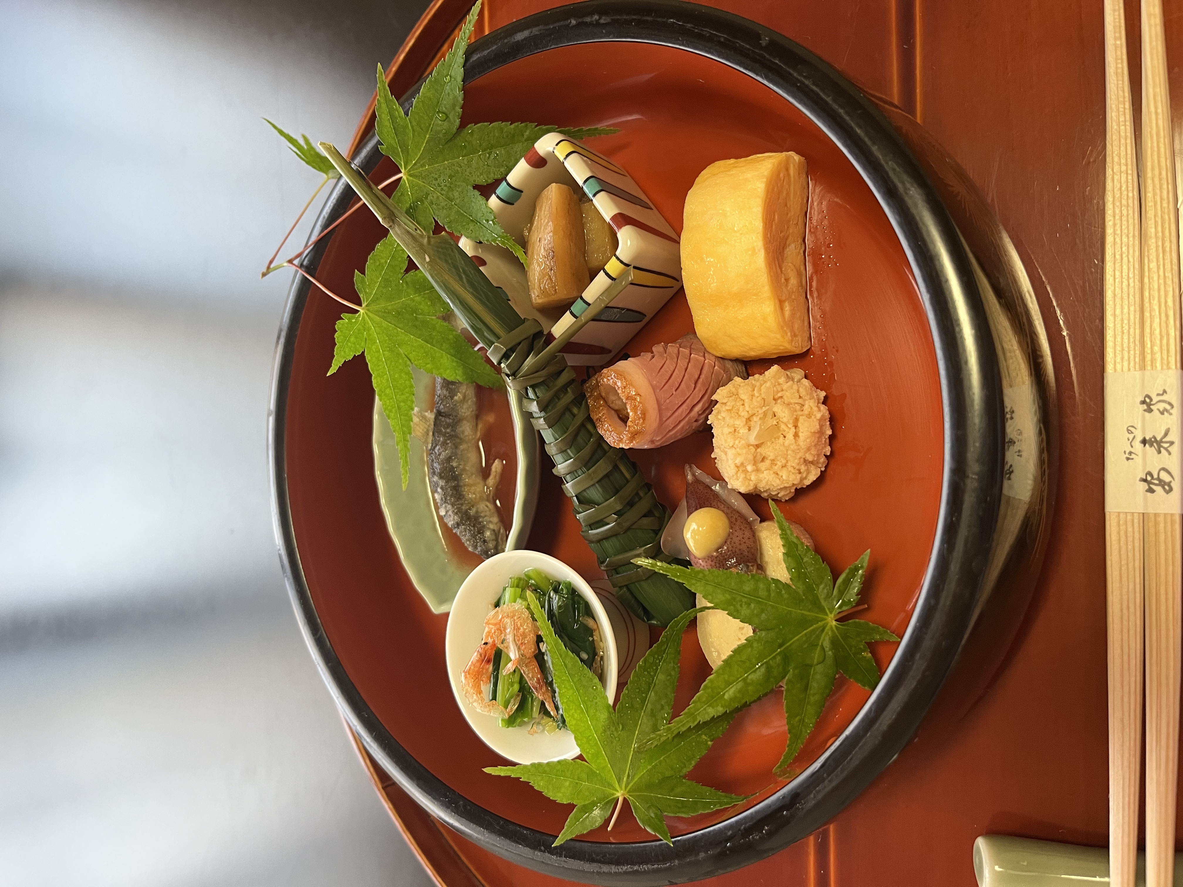 四季だけでなく、十二の季節を映す懐石の一皿──皐月の八寸より
